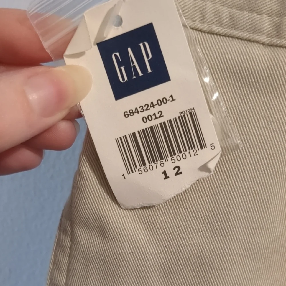 GAP Women's Classic Khaki Chinos - Picture 2 of 3